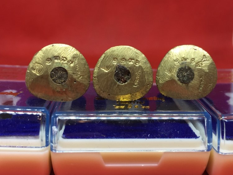 รูปหล่อเบ้าทุบเสาร์ 5 บูชาครู เนื้อชนวนเก่า หลวงปู่อุดมทรัพย์ (พระอาจารย์จ่อย)