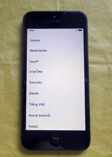   iPhone 5 (สีดำ) ไม่ติดล็อค
