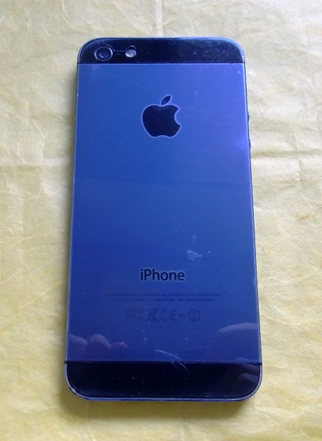   iPhone 5 (สีดำ) ไม่ติดล็อค