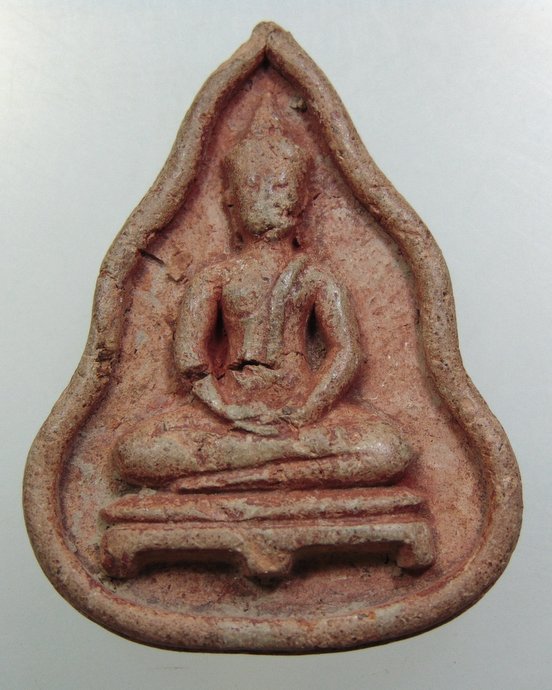 ๒๐ พระพุทธเนื้อดิน