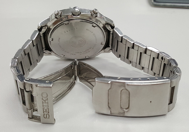 นาฬิกา SEIKO CHRONOGRAPH หน้าฟ้า เข็มโครโนเหลือง 100M Water Resist