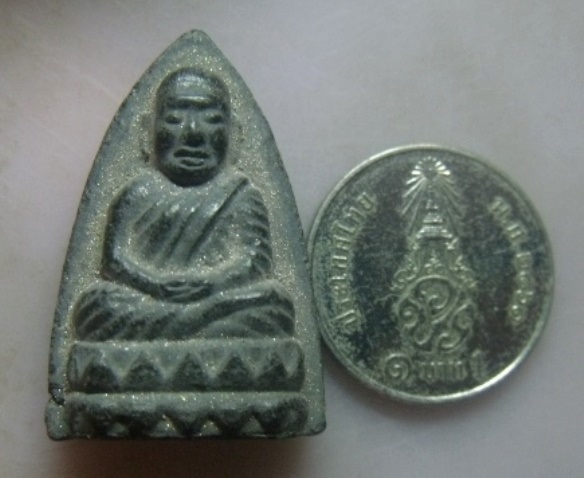 *วัดใจ**หลวงปู่ทวด วัดช้างให้ เนื้อว่าน รุ่นสร้างศูนย์ศิลปาชีพ เสาร์ห้า ปี ๒๕๓๗**สวยๆ