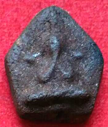 ปิดตาผงว่านยา หรือ ผงคลุกรัก