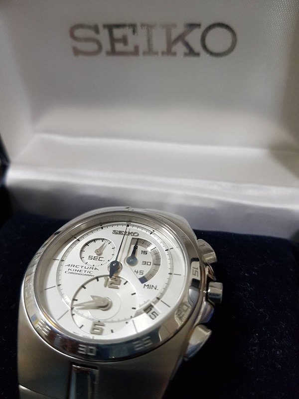 นาฬิกา Seiko รุ่น Actura โครโนกราฟ kinetic
