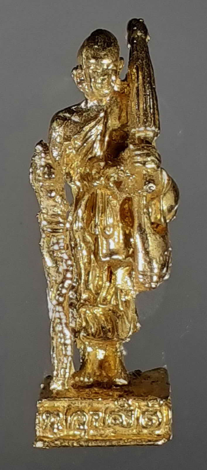 รูปหล่อพระสิวลีไม่ทาบที่