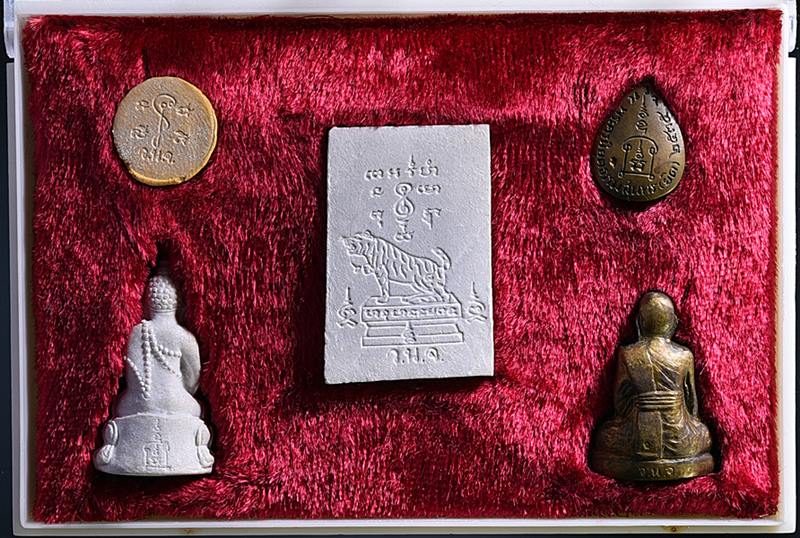 พระชุดสรงน้ำกรรมการ หลวงพ่อยิด วัดหนองจอก