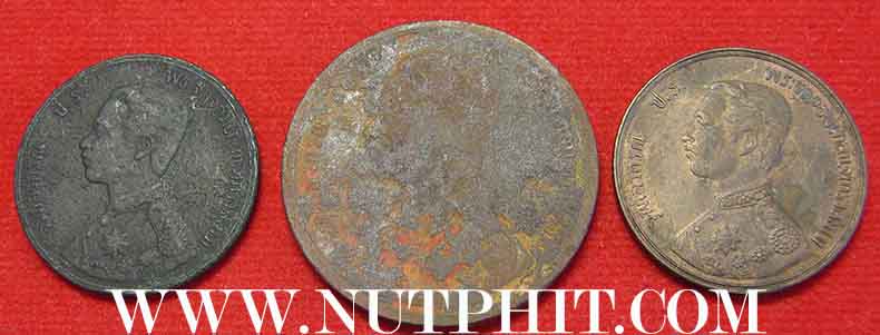 ชุด 3 องค์ราคานี้แค่เหรียญ ร.๕ ร.ศ.๑๐๙+๑๒๒ พระเศียรตรงกันก็ท่วมแล้วครับ*296