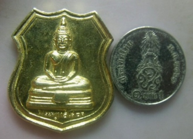 **วัดใจ**เหรียญหลวงพ่อโสธร หลัง ภปร. วัดสุวรรณมาตร จ.ฉะเชิงเทรา ปี ๒๕๔๒**กะไหล่ทอง สวยๆ