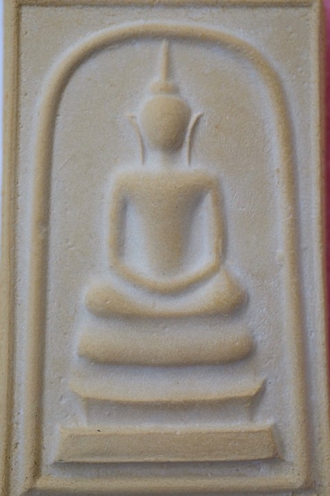 สมเด็จหลังรูปเหมือนหลวงปู่ทิม