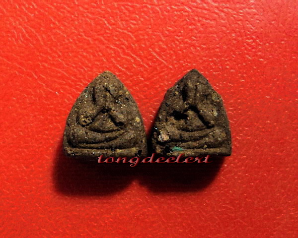 พระปิดตากิมจ๊อ หลวงพ่ออุตตมะ วัดวังก์วิเวการาม จ.กาญจนบุรี เนื้อว่าน พิมพ์จิ๋ว หายาก สวยมากค่ะ