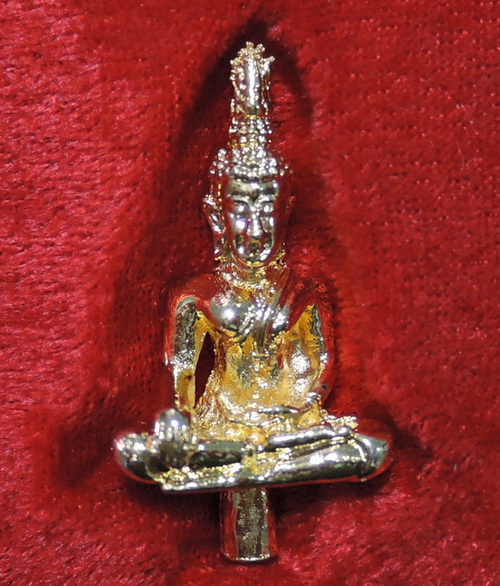 300 บาท พระยอดธงหลวงพ่อคูณ รุ่น ปริสุทโธ อุปถัมป์ ปี38 กะไหล่ทอง สวยเดิมๆ พร้อมกล่องเดิมจากวัด หายาก