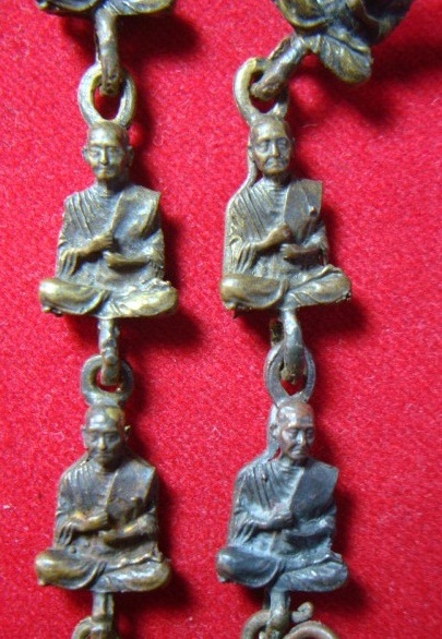สร้อยสมเด็จพระพุทธาจารย์ (โต พรหมรังสี)จำนวน 28 องค์ ยาว 25 นิ้ว ..ดี..ถูก