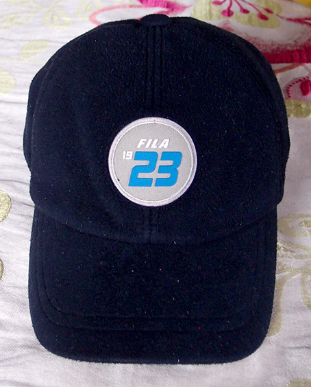 หมวก FILA ของแท้ สีน้ำเงิน ผ้าเนื้อพิเศษ พร้อมโลโก้กลมใหญ่ด้านหน้า