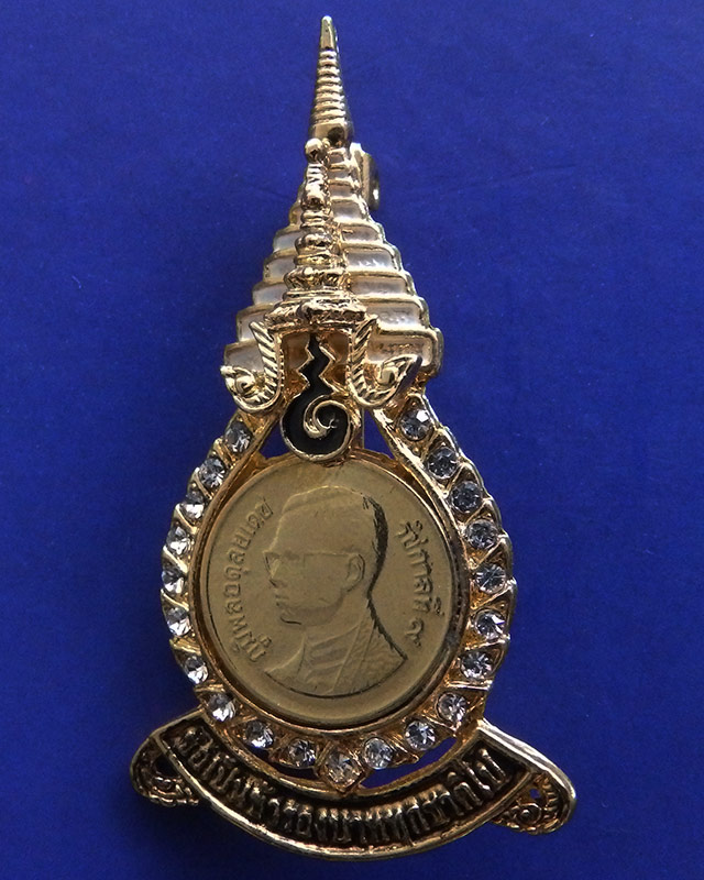 เข็มกลัดในหลวง ร.9 กะไหล่ทองลงยาฝังเพชร กล่องเดิม