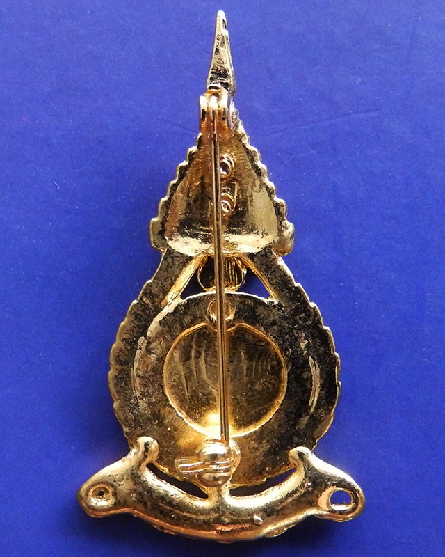 เข็มกลัดในหลวง ร.9 กะไหล่ทองลงยาฝังเพชร กล่องเดิม