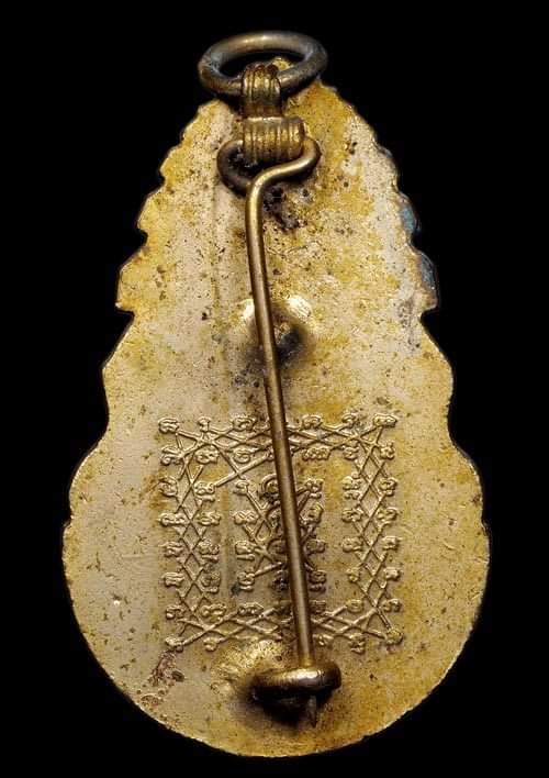 ถูกสุด สะดุดใจ...เข็มกลัดมงกุฎเพชรหลวงพ่อฤาษีลิงดำ วัดท่าซุง จ.อุทัยธานี รุ่นแรก ปี 2528 หนังสือใหญ่