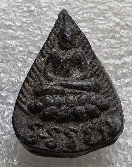 พระกลีบบัวอรหัง หลวงปู่หงษ 