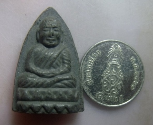 *วัดใจ**หลวงปู่ทวด วัดช้างให้ เนื้อว่าน รุ่นสร้างศูนย์ศิลปาชีพ เสาร์ห้า ปี ๒๕๓๗**สวยๆ