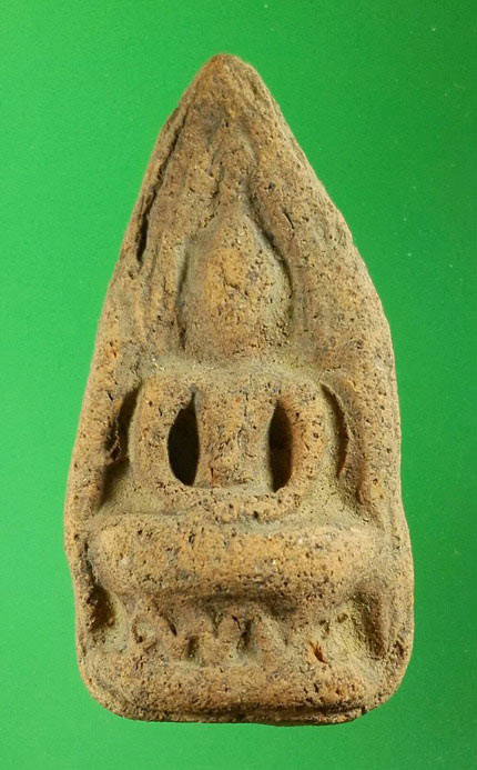 พระซุ้มทอง กรุเจดีย์กลางทุ่ง จ.อยุธยา เนื้อดิน ....#21