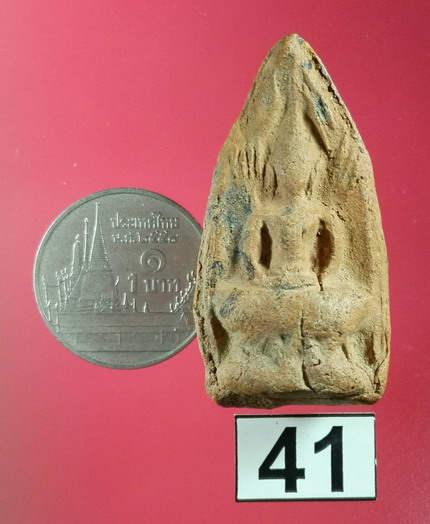 พระซุ้มทอง กรุเจดีย์กลางทุ่ง จ.อยุธยา เนื้อดิน ....#41