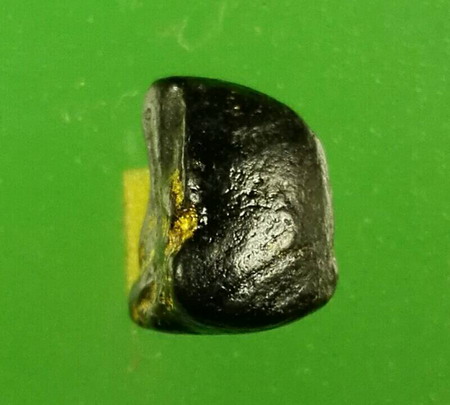 พระปิดตาอุดกริ่ง เนื้อผงใบลาน ปิดทอง องค์จิ๋ว