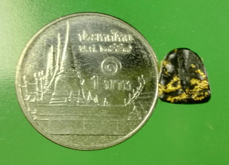 พระปิดตาอุดกริ่ง เนื้อผงใบลาน ปิดทอง องค์จิ๋ว