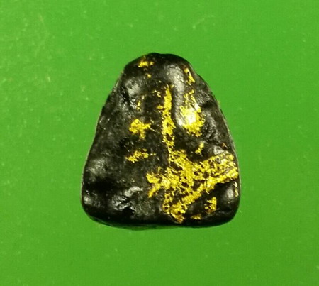 พระปิดตาอุดกริ่ง เนื้อผงใบลาน ปิดทอง องค์จิ๋ว