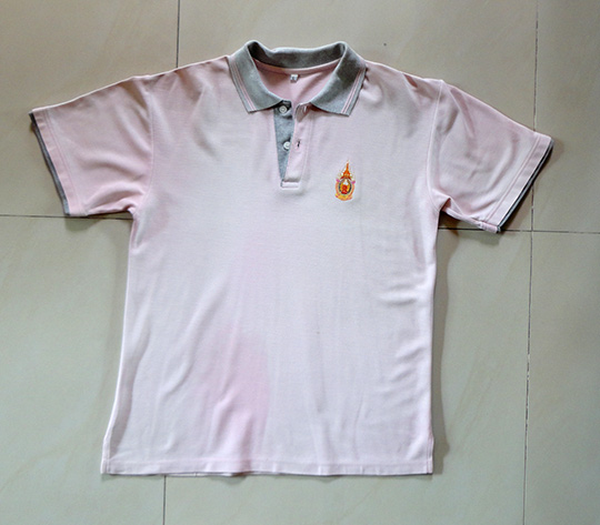 เสื้อโปโล ในโอกาสพระราชพิธีต่างๆ ร.9และพระเทพจัดไปทีเดียว3ตัวครับ เอาไปเก็บไว้เป็นที่ระลึกก็ดีนะครับ