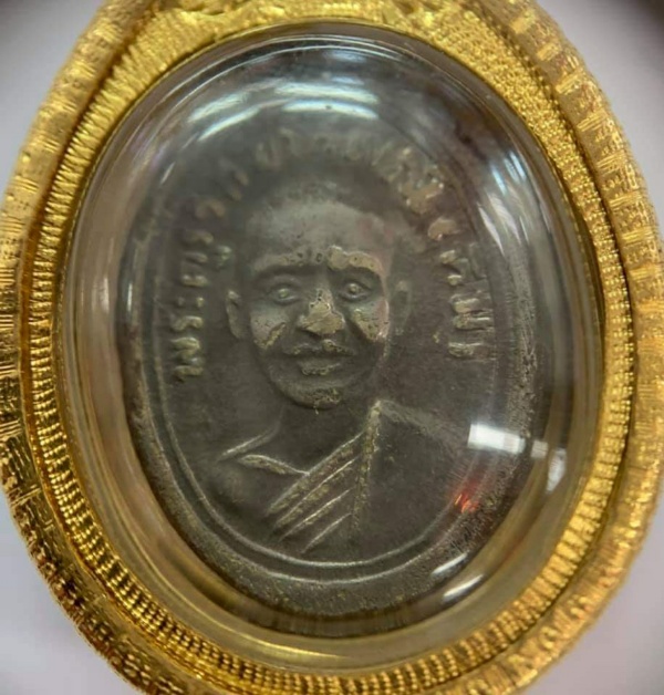 เหรียญหลวงปู่ทวด เม็ดแตง 06 ทองหนาๆ งานสั่งทำ