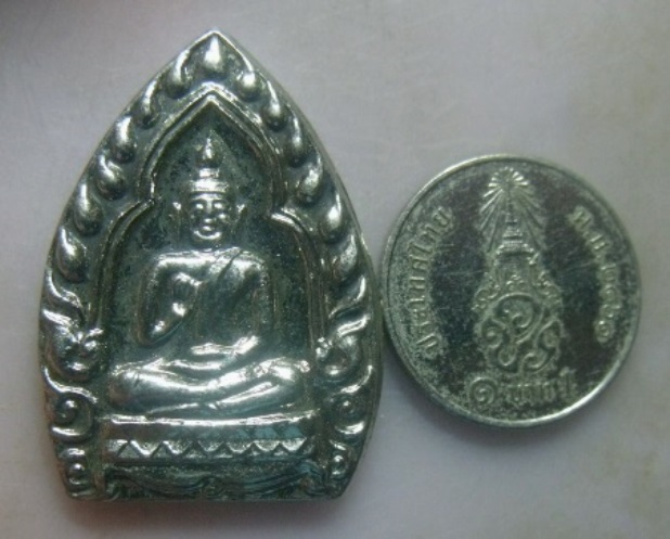 **วัดใจ**เหรียญเจ้าสัว วัดหัวลำโพง กรุงเทพ ปลุกเสกไตรมาส ปี ๒๕๓๗**กะไหล่เงิน สวยๆ