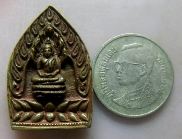 **วัดใจ**เหรียญหล่อเจ้าสัว หลวงพ่อพระลอย หลังหลวงพ่อแต้ม วัดพระลอย จ สุพรรณบุรี**สวยๆ