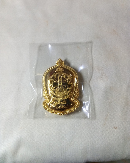 เหรียญลายฉลุ5ชิ้นเนื้อทองโบราณลงยา1ใน9รุ่นนิยมของหลวงพ่อคูณ เป็นรุ่นที่ว่ากันว่าสวยทีสุด