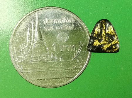 พระปิดตาอุดกริ่ง เนื้อผงใบลาน ปิดทอง องค์จิ๋ว