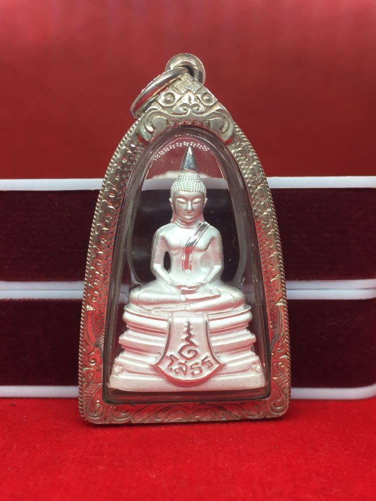 หลวงพ่อโสธร รุ่นประวัติศาสตร์ตำรวจ62 เลี่ยมเงิน