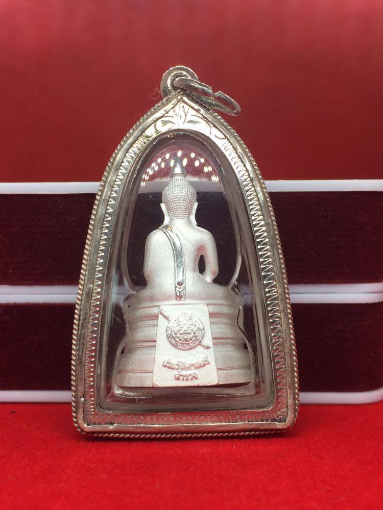 หลวงพ่อโสธร รุ่นประวัติศาสตร์ตำรวจ62 เลี่ยมเงิน