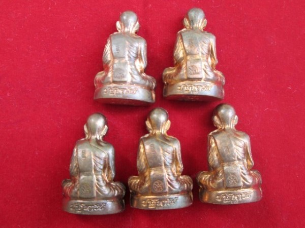 ***แจกพิเศษกรรมการที่เดียว5องค์***รูปเหมือนปั๊มหลวงพ่อคูณ ปริสุทโธ รุ่นปาฎีหาริย์EOD เนื้อทองแดงผิวไ