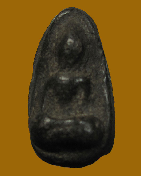 พระเม็ดน้อยหน่า หลังอุ กรุวัดศาลาปูน จ.อยุธยา เนื้อดินเผาผสม ใบลานสีดำ "จิ๋วแต่แจ๋ว"