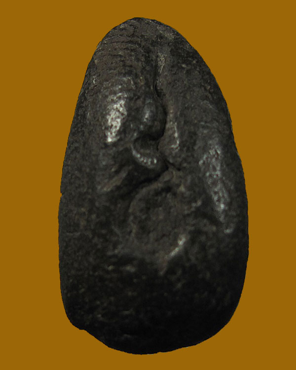 พระเม็ดน้อยหน่า หลังอุ กรุวัดศาลาปูน จ.อยุธยา เนื้อดินเผาผสม ใบลานสีดำ "จิ๋วแต่แจ๋ว"