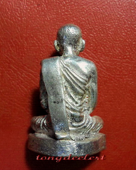 รูปหล่อสมเด็จพระญาณสังวร สมเด็จพระสังฆราช เนื้อเงิน พิมพ์ใหญ่ สวยมากค่ะ