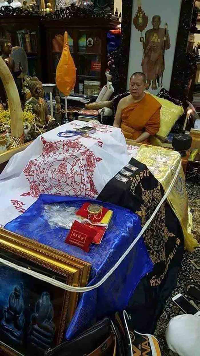 พระปิดตาพังพะกาฬ รุ่นเหนือดวง ๕๙ ศาลหลักเมือง จ.นครศรีธรรมราช ปี2559 เนื้อนวะ # 1681