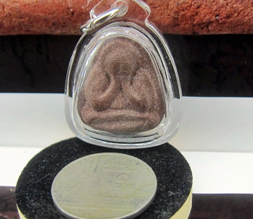 พระปิดตา หลังยันต์ หลวงพ่อแก้ว วัดเครือวัลย์ จ.ชลบุรี ปี ๒๕๑๖