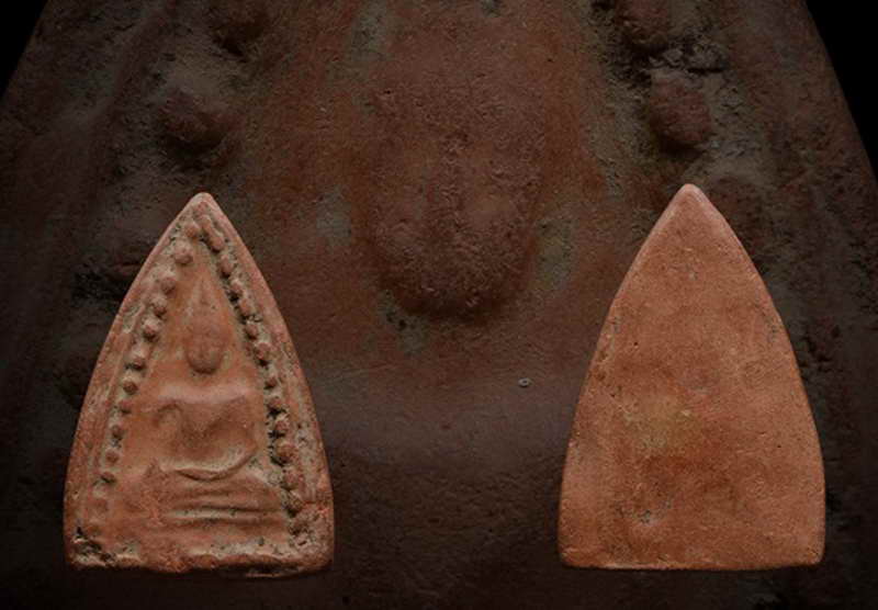 พระสรรค์นั่งพิมพ์พระประธานใหญ่ หลวงพ่อกวย วัดโฆษิตาราม สรรค์บุรี ชัยนาท (เคาะเดียวแดง)