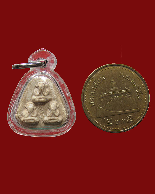 พระปิดตาสามเกลอ เนื้อผงน้ำมัน ปีพ.ศ. 2517-2518 หลวงปู่ทิม อิสริโก วัดบ่อวิน จ.ชลบุรี