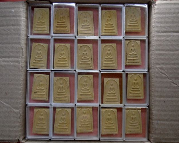 สมเด็จหลวงพ่อแพ วัดพิกุลทอง สิงห์บุรี ชุด100องค์ ชุดที่2