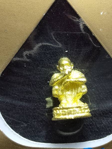 พระหล่อรูปเหมือน หลวงพ่อคูณ พิมพ์จิ๋ว รุ่น คูณเศรษฐี ออกวัดบ้านไร่ ปี 36 เนื้อ กะไหล่ทอง ตอกโค๊ตใต้ฐ