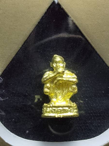 พระหล่อรูปเหมือน หลวงพ่อคูณ พิมพ์จิ๋ว รุ่น คูณเศรษฐี ออกวัดบ้านไร่ ปี 36 เนื้อ กะไหล่ทอง ตอกโค๊ตใต้ฐ