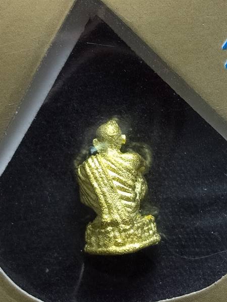 พระหล่อรูปเหมือน หลวงพ่อคูณ พิมพ์จิ๋ว รุ่น คูณเศรษฐี ออกวัดบ้านไร่ ปี 36 เนื้อ กะไหล่ทอง ตอกโค๊ตใต้ฐ