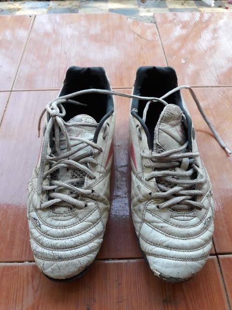 ขาย รองเท้าสตั๊ด Mizuno