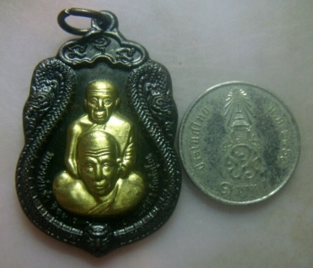 **วัดใจ**เหรียญเสมาพุทธซ้อน รุ่นมหาปรารถนา พ่อท่านเขียว วัดห้วยเงาะ ปี ๒๕๕๔**หน้ากากฝาบาตร