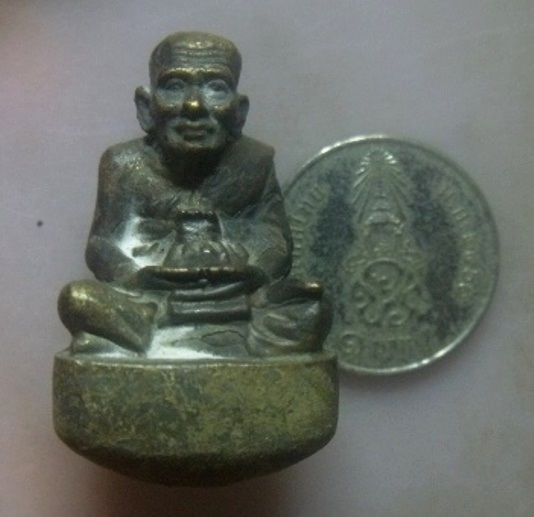 **วัดใจ**หลวงปู่ทวด เบ้าทุบใหญ่ รุ่นแรก ญสส ๘๔ พรรษา เนื้อทองชนวนนำฤกษ์ วัดบวรฯ ปี ๒๕๔๐**ตอกโค้ด สวย